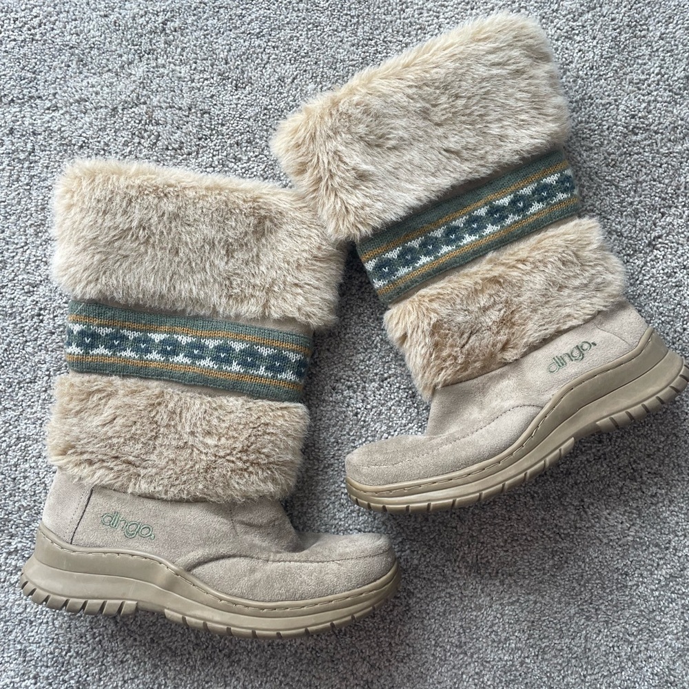 Dingo Women's Tan and Cream Fur Boots- Size 6M